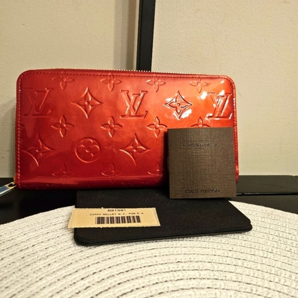 Louis Vuitton Zippy Wallet Monogram Vernis – Pomme d’Amour (Red) | BRAND NEW - Picture 1 of 14